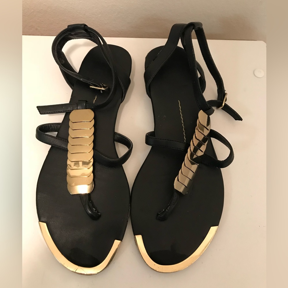 DV Dolce Vita Black Gold Flat Sandals Size 6